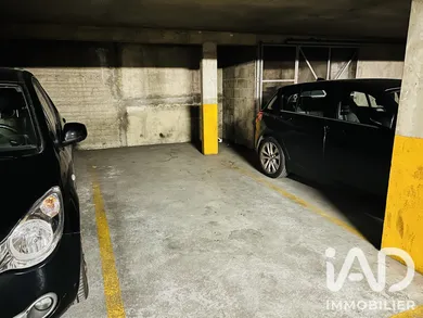 Parking à Paris (75013)