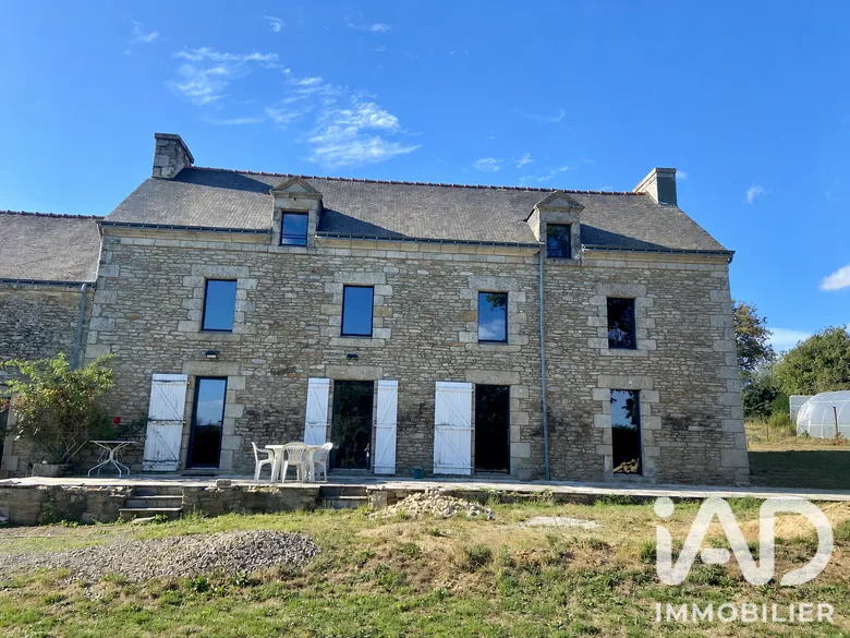 Maison 4 pièces 210 m² · à La Chapelle-Neuve · 210 m² · 331 000 €
