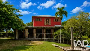 Maison à Sainte-Anne (97180)