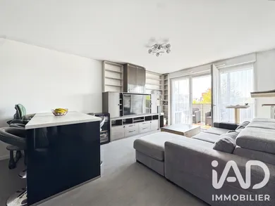 Apartment in Bondoufle (91070)