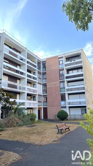 Apartment in Les Ulis (91940)