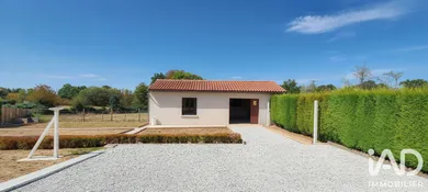 Maison à Terres-de-Haute-Charente (16270)