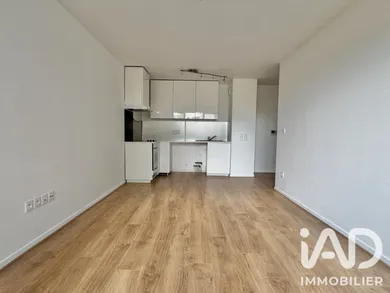 Apartment in Moissy-Cramayel (77550)