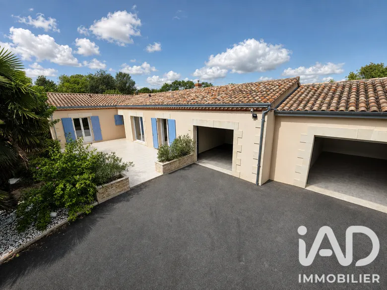 Maison 6 pièces 138 m² · à Antezant-la-Chapelle · 138 m² · 275 000 €
