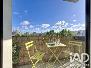 Apartment in Montrouge (92120)