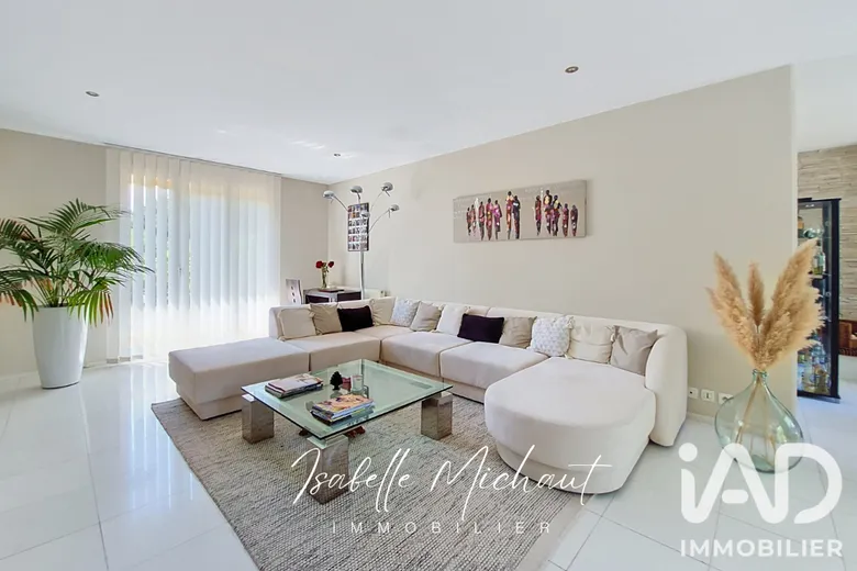 Maison 8 pièces 200 m² · à Vernouillet · 200 m² · 750 000 €
