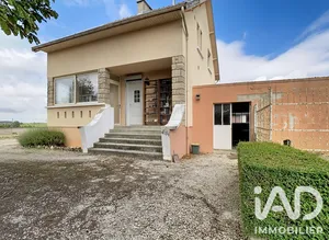 Maison de campagne à Faux-Fresnay (51230)