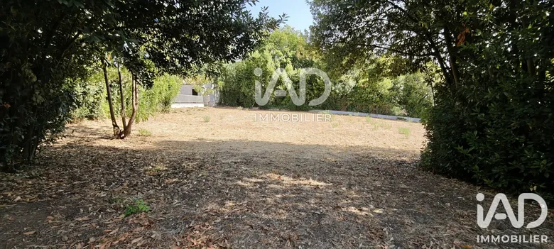 Terrain 800 m² · à Fontenay-le-Comte · 800 m² · 86 000 €