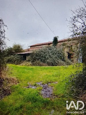 Ferme à Saint-Cyr-des-Gâts (85410)