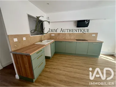 Apartment in Saint-Valery-en-Caux (76460)