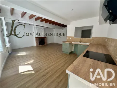 Apartment in Saint-Valery-en-Caux (76460)