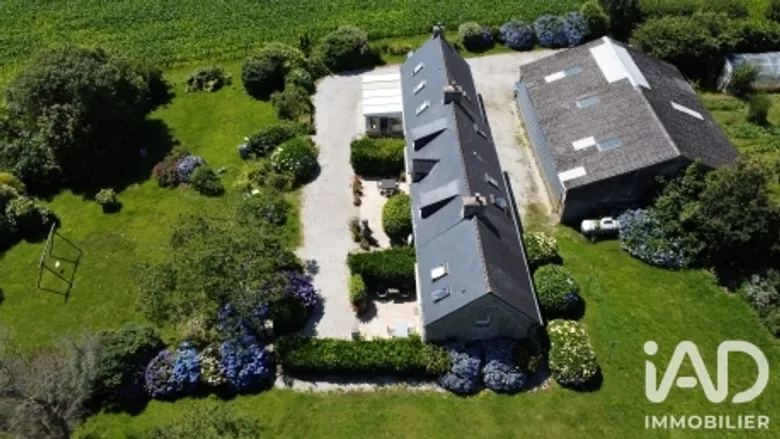 Maison 11 pièces 180 m² · à Plonévez-Porzay · 180 m² · 465 000 €
