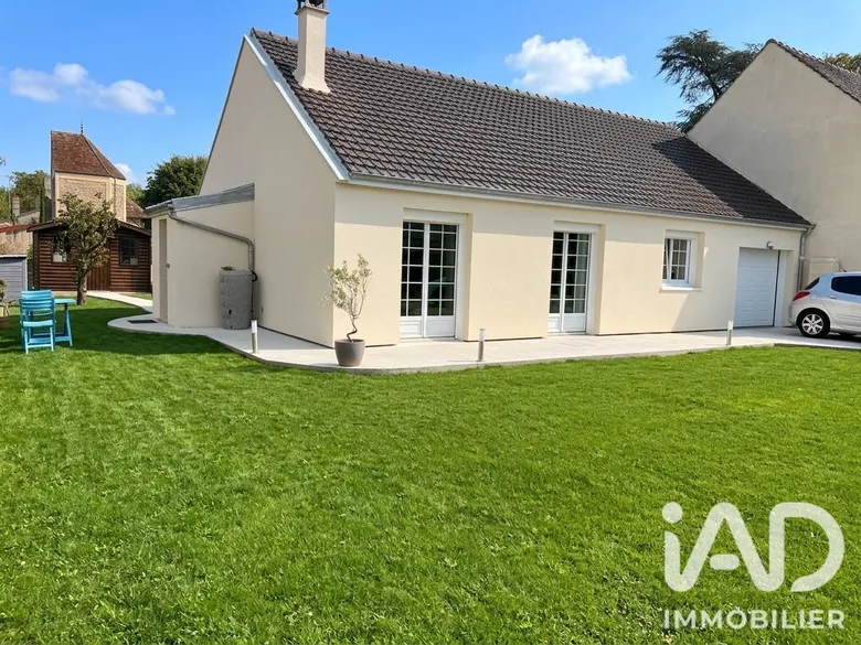 Maison 5 pièces 85 m² · à Nandy · 85 m² · 339 900 €