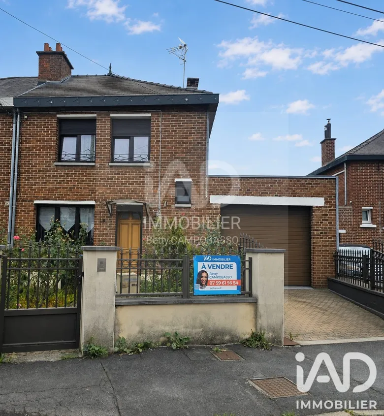 Maison 8 pièces 133 m² · à Thiant · 133 m² · 169 000 €