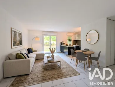 Appartement à Bordeaux (33300)