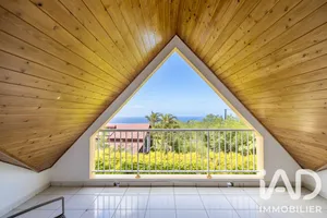 Architectural house in Saint-Joseph (97480)