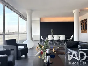 Apartment in Paris (75016)
