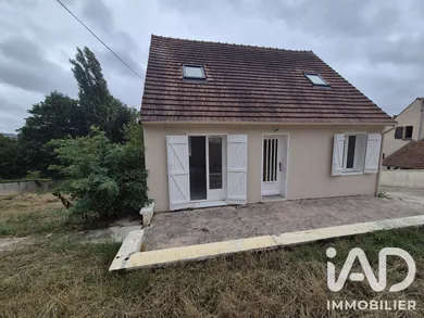 Detached house in Condé-en-Brie (02330)