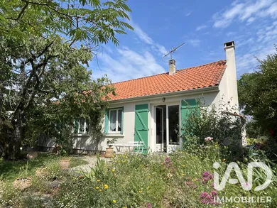 Maison à Mauzé-sur-le-Mignon (79210)