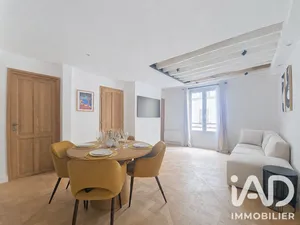 Apartment in Paris (75010)