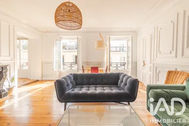 Apartment in Paris (75009)