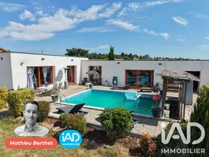 Maison d'architecte à Malvalette (43210)