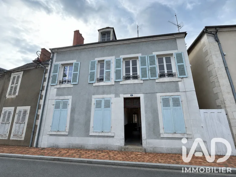 Maison 5 pièces 106 m² · à Lignières · 106 m² · 138 000 €