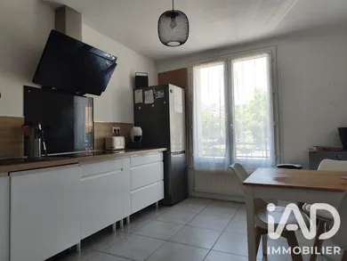 Apartment in Saint-Chamond (42400)