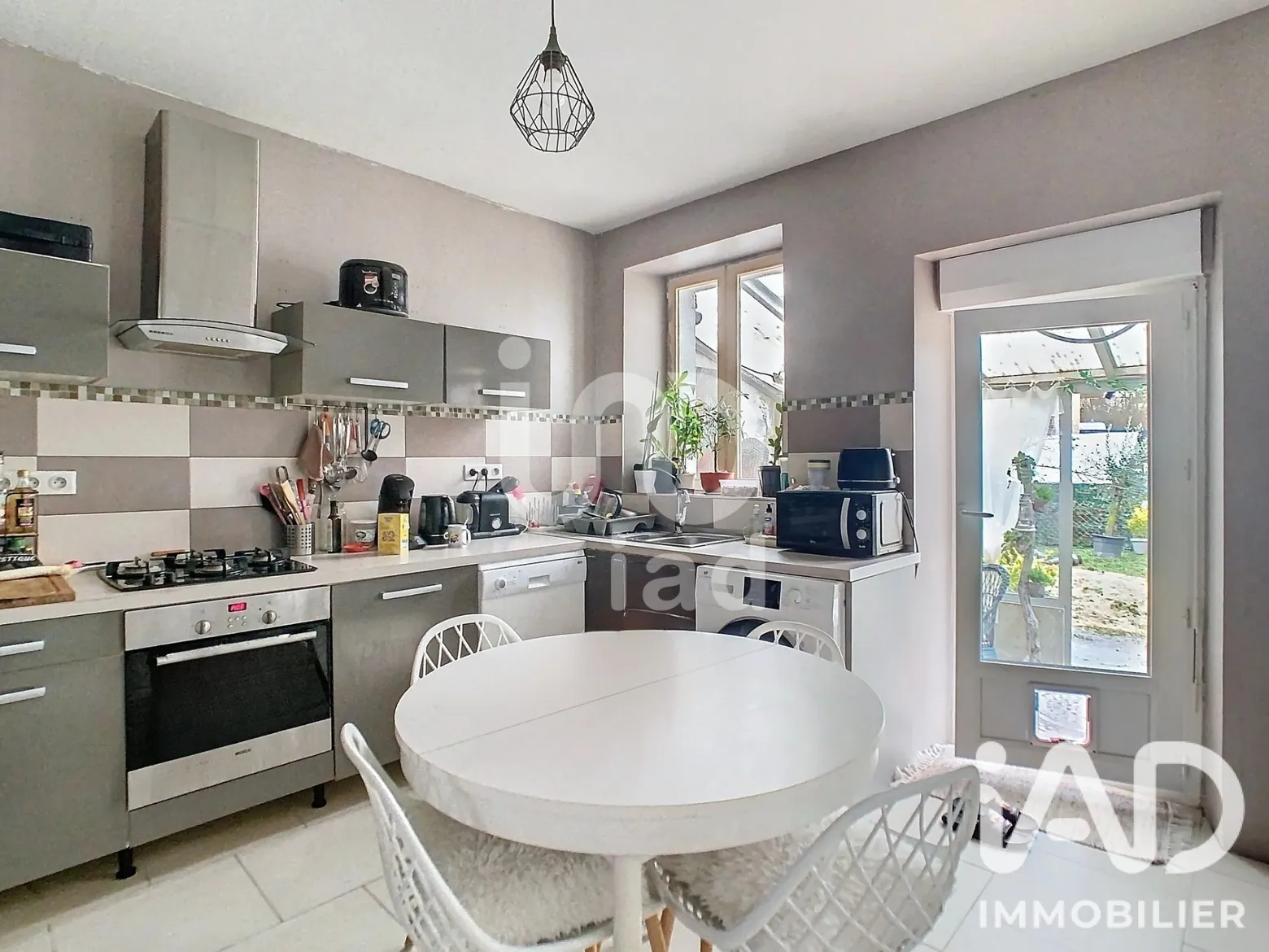 Vente maison à Fère-Champenoise (51230) : maison de ville 7 pièces 174 m² - 2097983 — 2