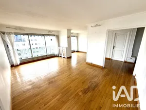 Apartment in Paris (75015)
