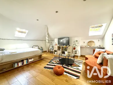 Apartment in Paris (75011)