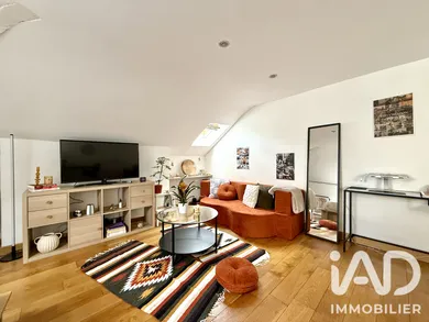Apartment in Paris (75011)