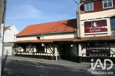 Building in Écurie (62223)