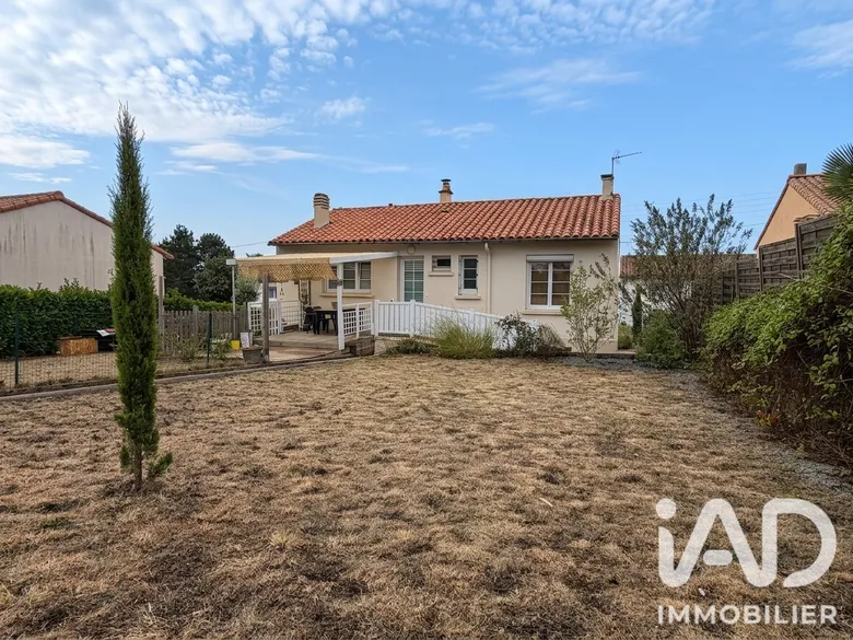 Maison 3 pièces 66 m² · à La Châtaigneraie · 65,8 m² · 136 000 €