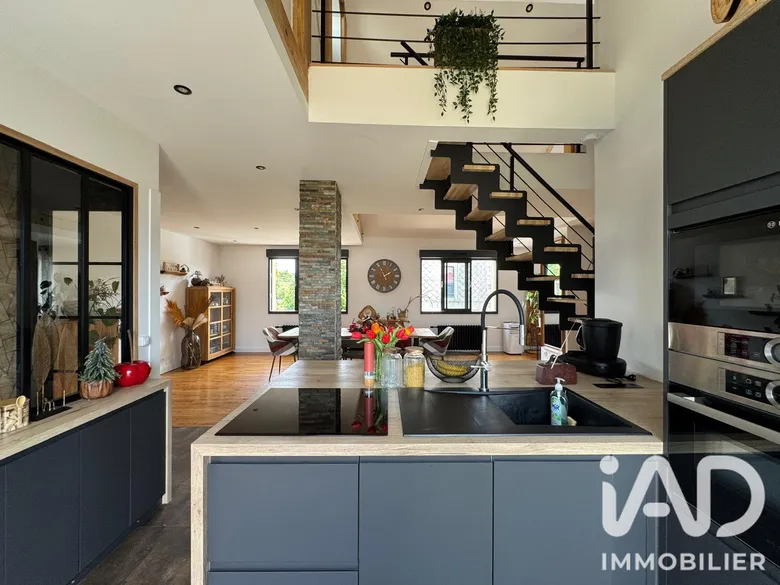 Maison 8 pièces 190 m² · à Mûrs-Erigné · 190 m² · 450 000 €