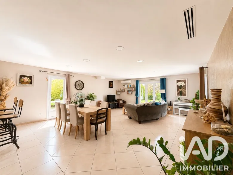 Maison 6 pièces 158 m² · à Saint-Maximin-la-Sainte-Baume · 158 m² · 625 000 €