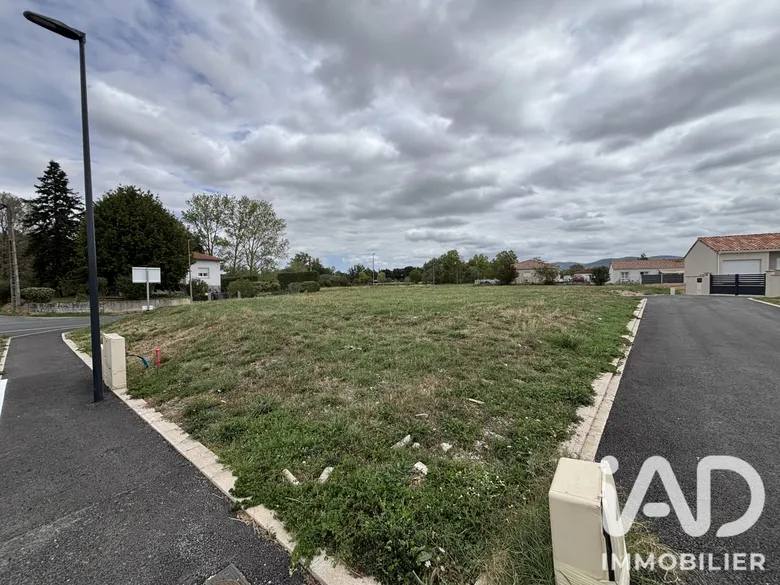 Terrain à bâtir à Revel (31250) · 56 000 €