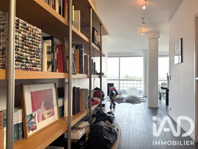 Apartment in Paris (75016)