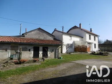 Maison de village à Adriers (86430)
