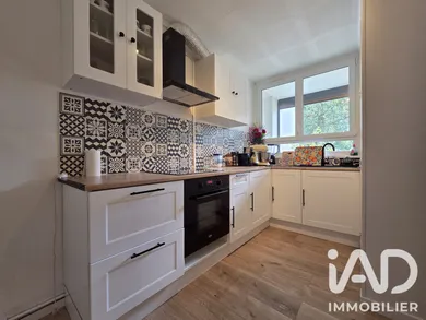 Apartment in Avon (77210)