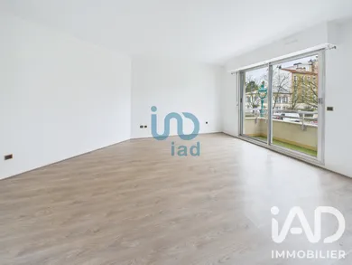 Apartment in Montrouge (92120)