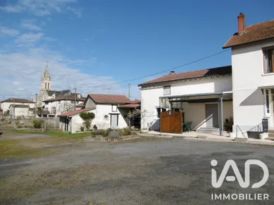Maison de village à Adriers (86430)