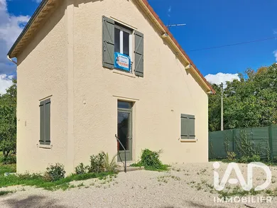 Traditional house in Saint-Julien-du-Sault (89330)