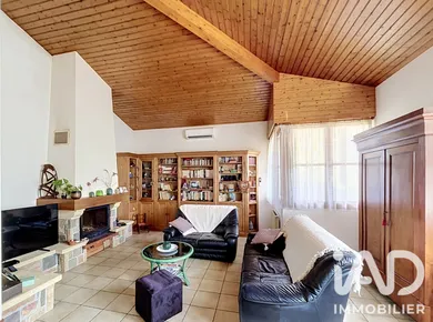 Architectural house in Le Passage (47520)