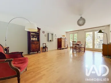 Apartment in Orsay (91400)