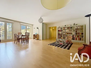 Apartment in Orsay (91400)
