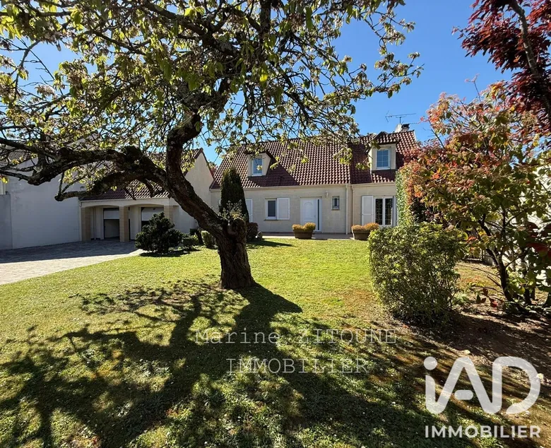 Maison 6 pièces 182 m² · à La Ville-du-Bois · 182 m² · 549 900 €