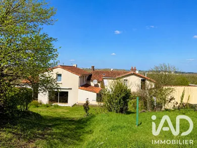 Maison de village à Orée d'Anjou (49530)