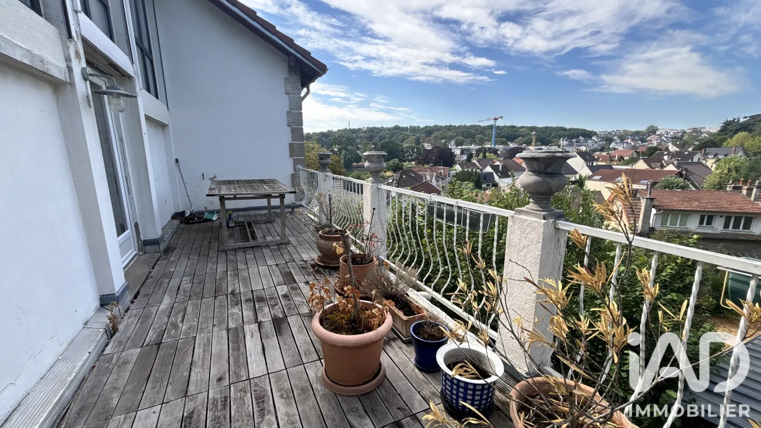 Vente appartement à Le Plessis-Robinson (92350) : appartement 2 pièces 45 m² - 2100170 — 2