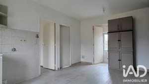 Apartment in Lozanne (69380)